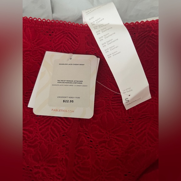 Fabletics Red Seamless Set - Picture 5 of 6